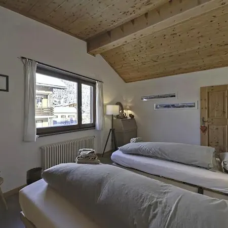 Attic View With Free Parking * Silvaplana
